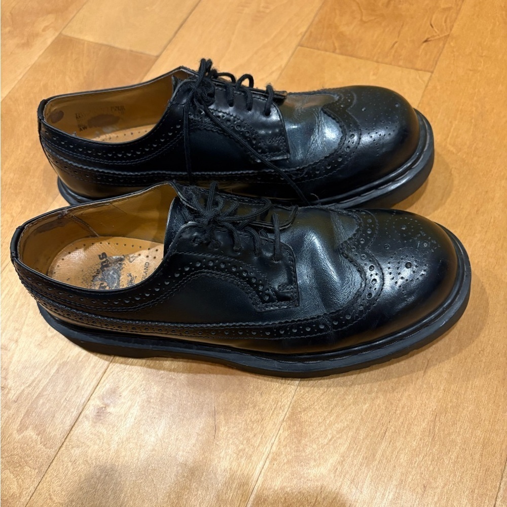 Vintage Dr.Martens Black Brogue Wingtip Shoes US 9 UK 8 black